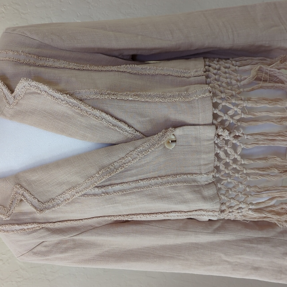 Miss Me Beige Linen Crochet Fringe Blazer Size Small - Picture 2 of 7